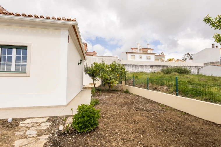 Moradia T3 para Venda em Gaeiras Foto 8