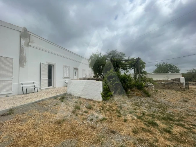 Moradia T4 para Venda em Quelfes Foto 2