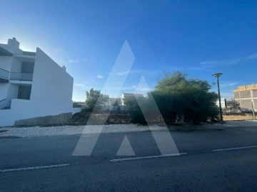 Terreno para Venda em Conceição e Estoi