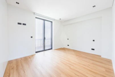 Apartamento T3 para Arrendamento em Glória e Vera Cruz
