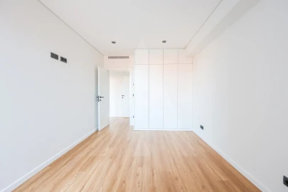 Apartamento T3 para Arrendamento em Glória e Vera Cruz