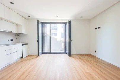 Apartamento T3 para Arrendamento em Glória e Vera Cruz