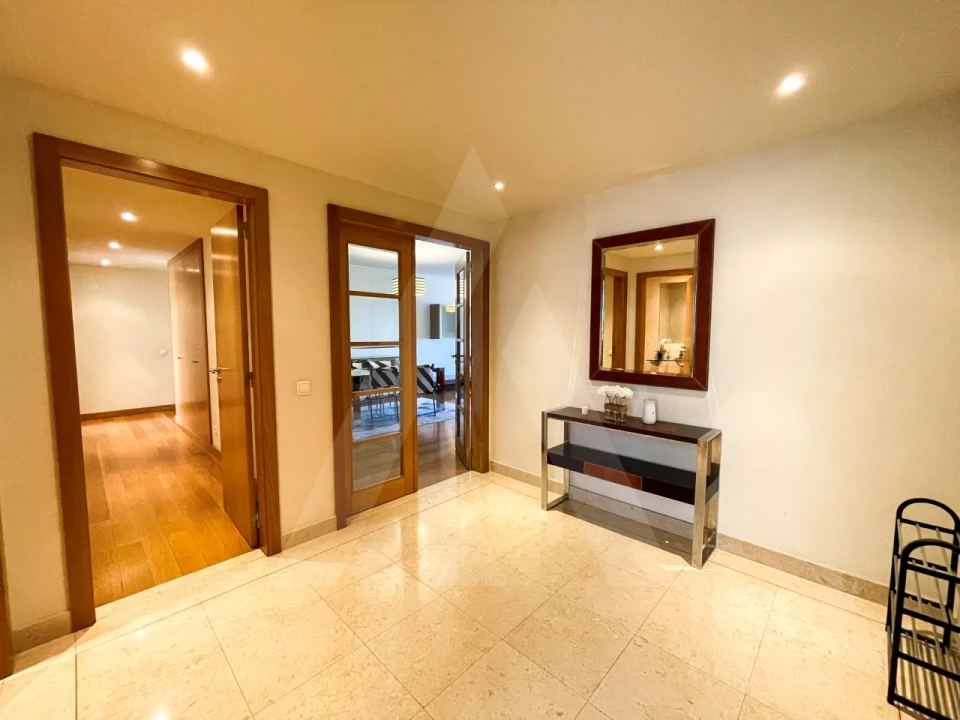 Apartamento T3 para Arrendamento em Parque das Nações Foto 2