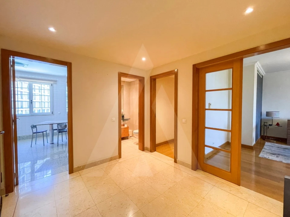 Apartamento T3 para Arrendamento em Parque das Nações Foto 1