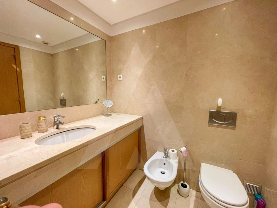 Apartamento T3 para Arrendamento em Parque das Nações Foto 11