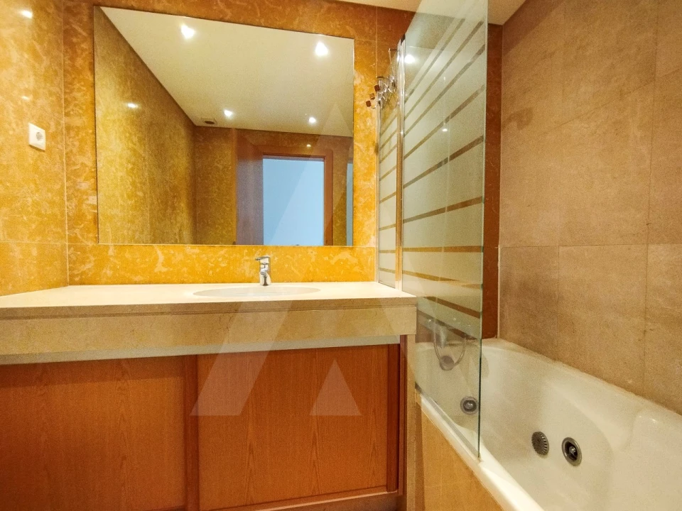 Apartamento T3 para Arrendamento em Parque das Nações Foto 25
