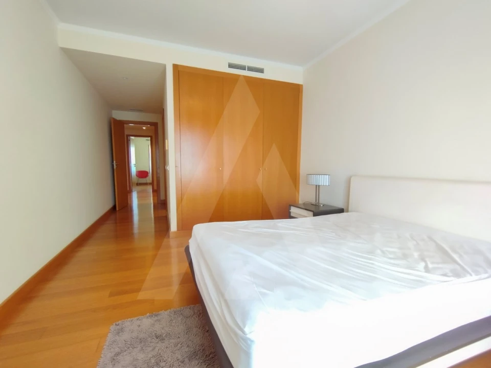 Apartamento T3 para Arrendamento em Parque das Nações Foto 30