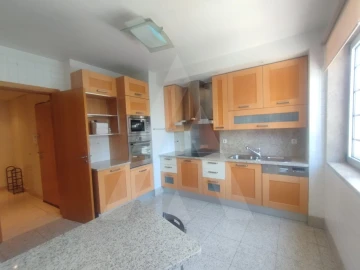 Apartamento T3 para Arrendamento em Parque das Nações