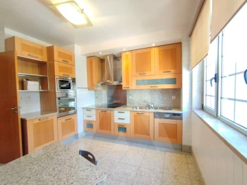 Apartamento T3 para Arrendamento em Parque das Nações