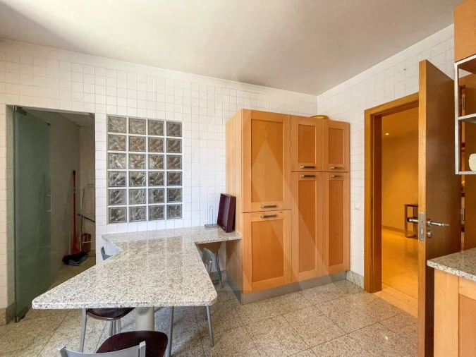 Apartamento T3 para Arrendamento em Parque das Nações Foto 4