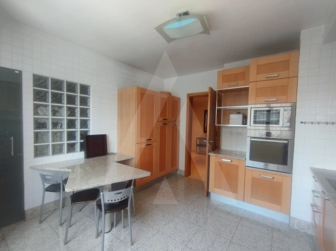Apartamento T3 para Arrendamento em Parque das Nações Foto 7