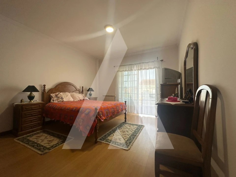 Moradia T3 para Venda em Vilarinho do Bairro Foto 9