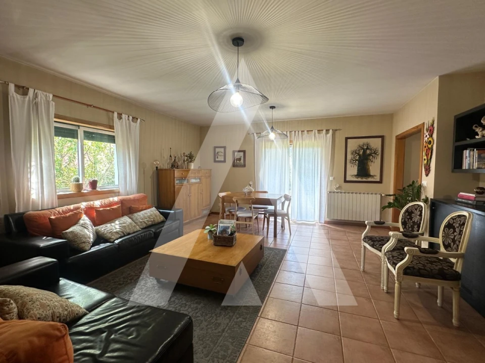 Moradia T3 para Venda em Oiã Foto 5