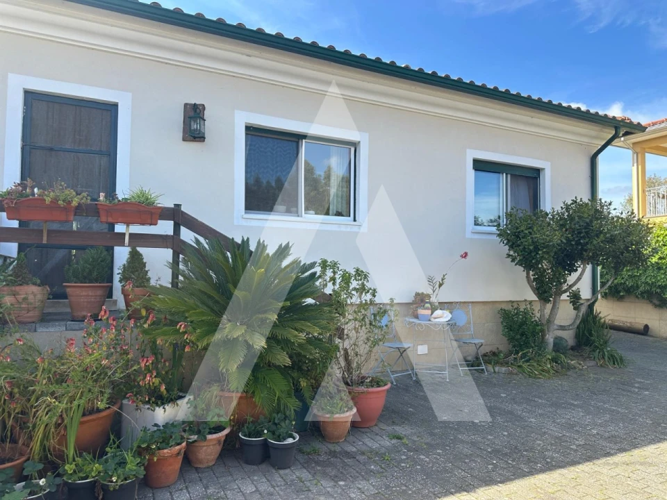 Moradia T3 para Venda em Oiã Foto 23