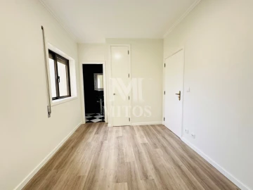 Apartamento T2 para Arrendamento em Chafe