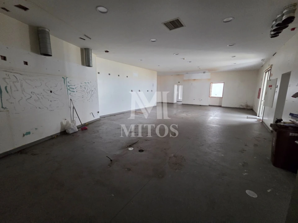 Loja para Arrendamento em Santa Maria Maior e Monserrate e Meadela Foto 7