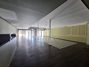 Loja para Arrendamento em Santa Maria Maior e Monserrate e Meadela