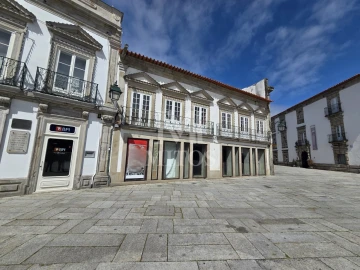 Loja para Arrendamento em Santa Maria Maior e Monserrate e Meadela