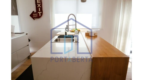 Moradia T3 para Venda em Santa Maria Maior