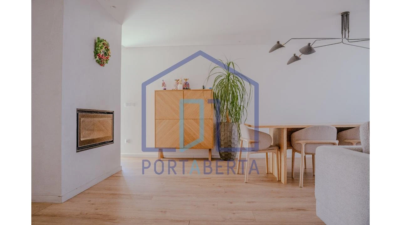 Moradia T3 para Venda em Santa Maria Maior Foto 4