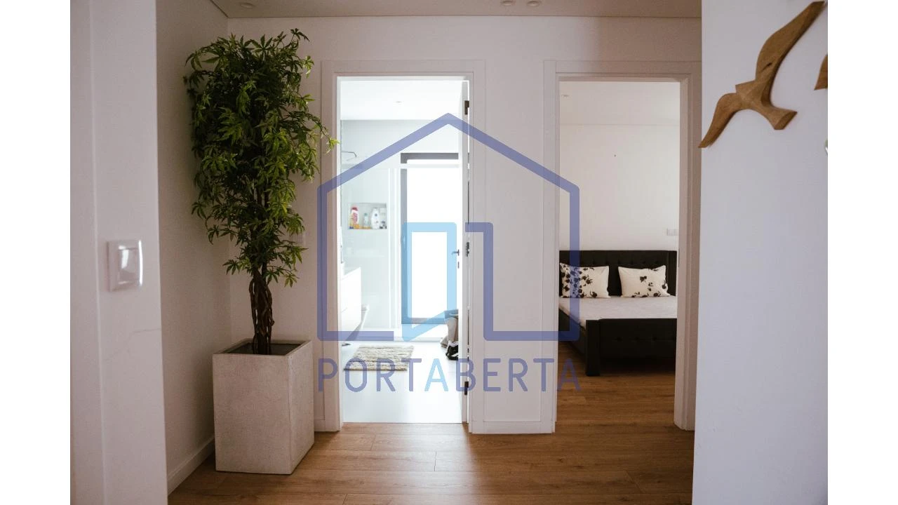 Moradia T3 para Venda em Santa Maria Maior Foto 5