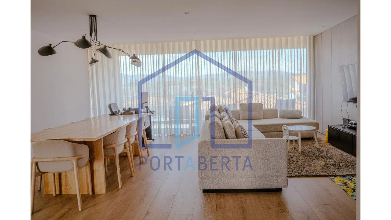 Moradia T3 para Venda em Santa Maria Maior Foto 1