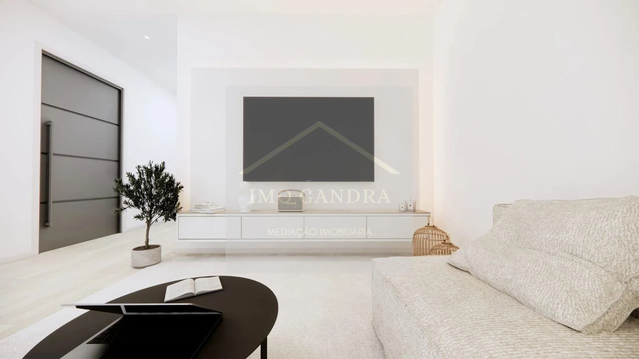 Apartamento T4 para Venda em Fânzeres e São Pedro da Cova Foto 8