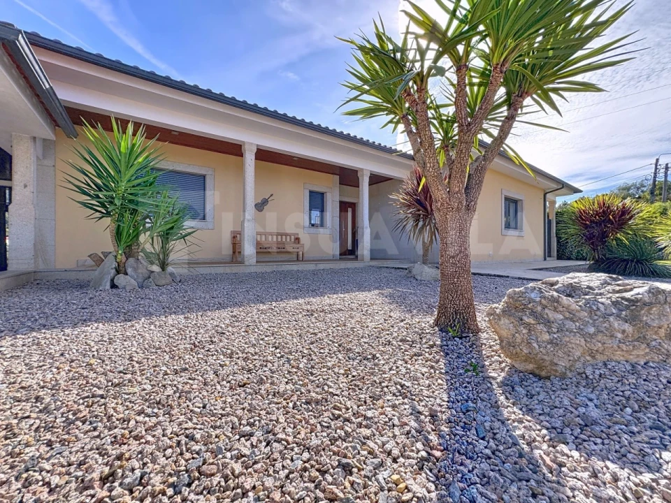 Moradia T3 para Venda em Argela Foto 5