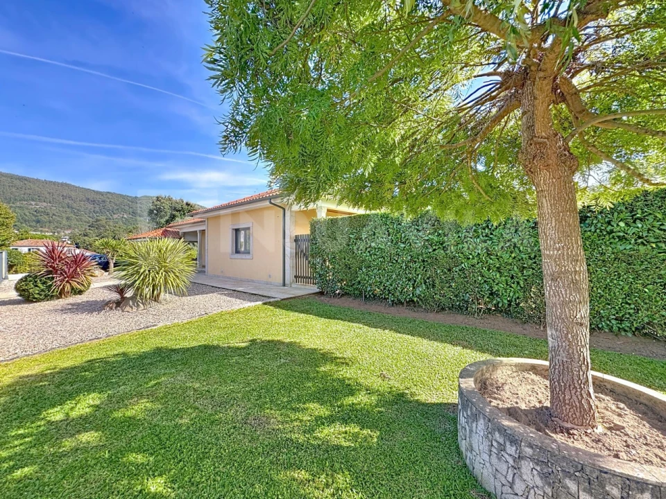 Moradia T3 para Venda em Argela Foto 6