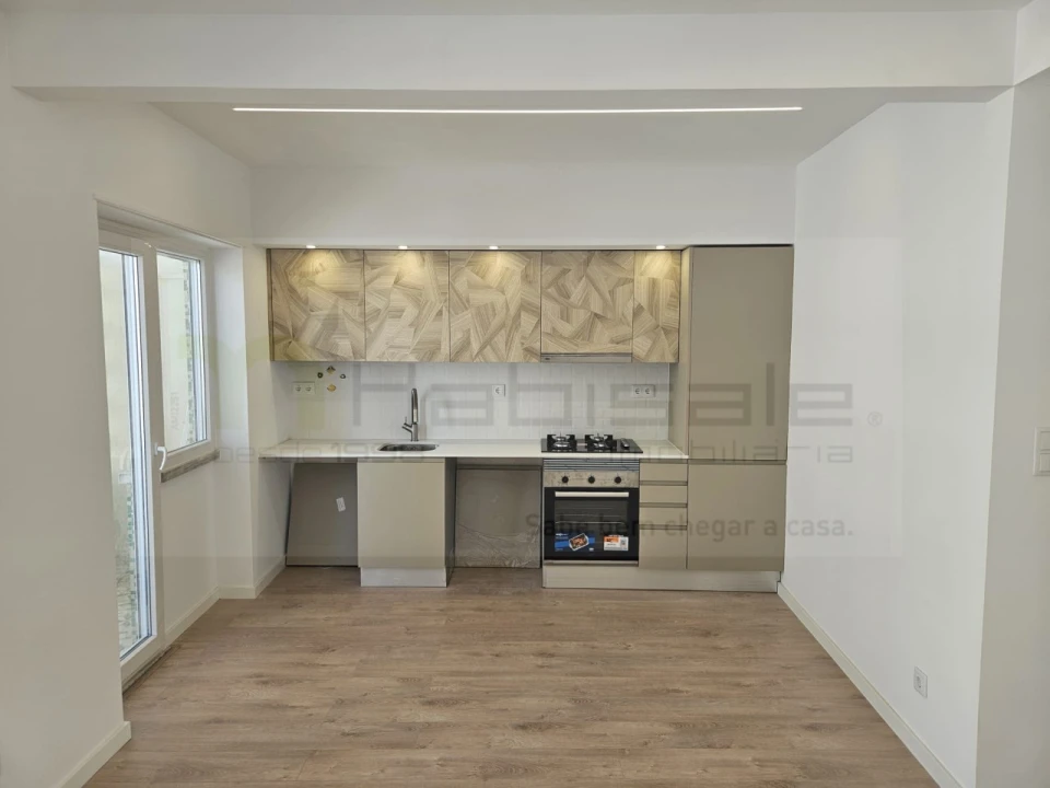 Apartamento T2 para Venda em Venteira Foto 3