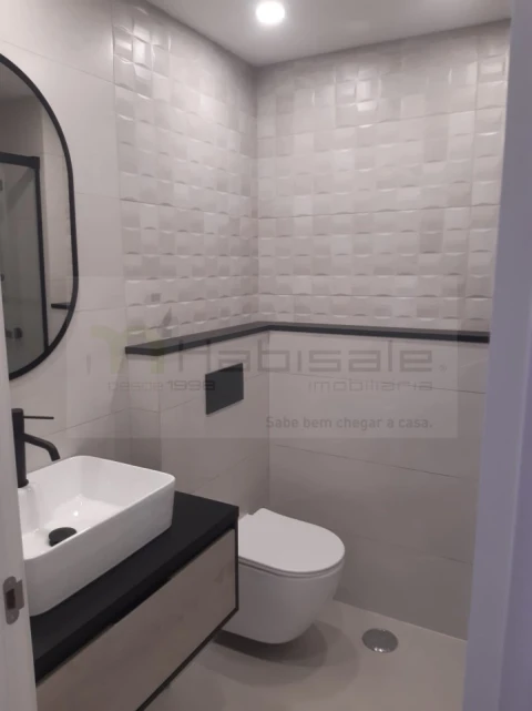 Apartamento T2 para Venda em Venteira