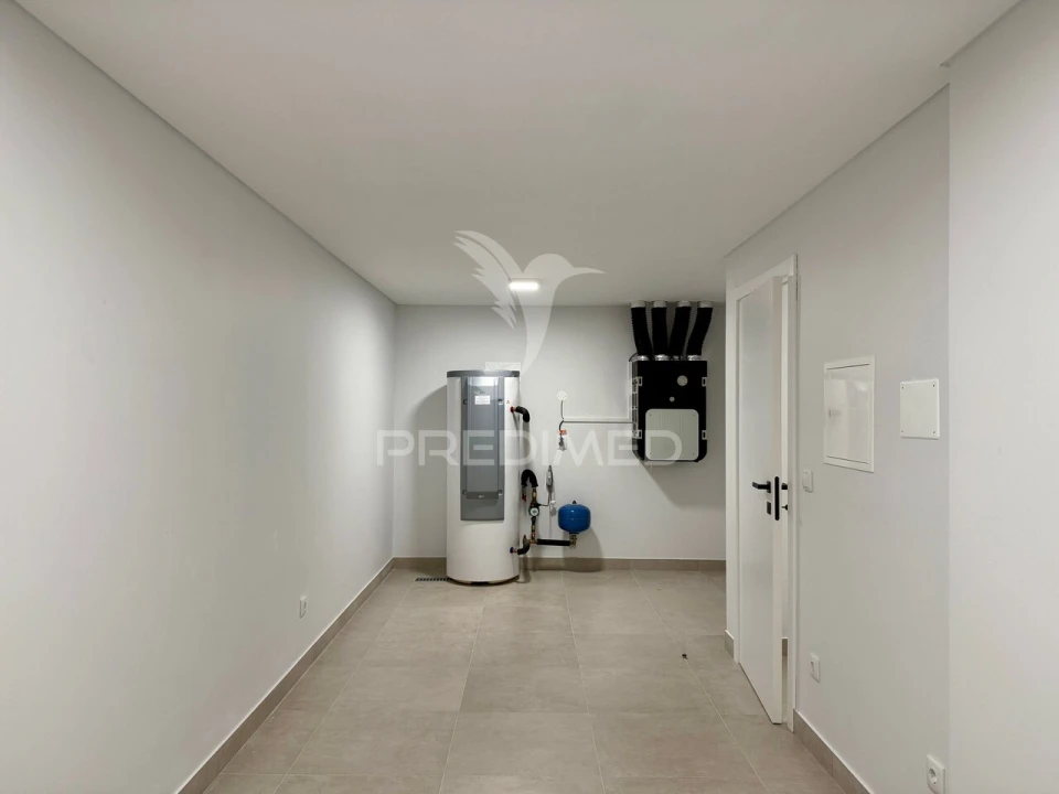 Apartamento T3 para Venda em Leiria, Pousos, Barreira e Cortes Foto 24