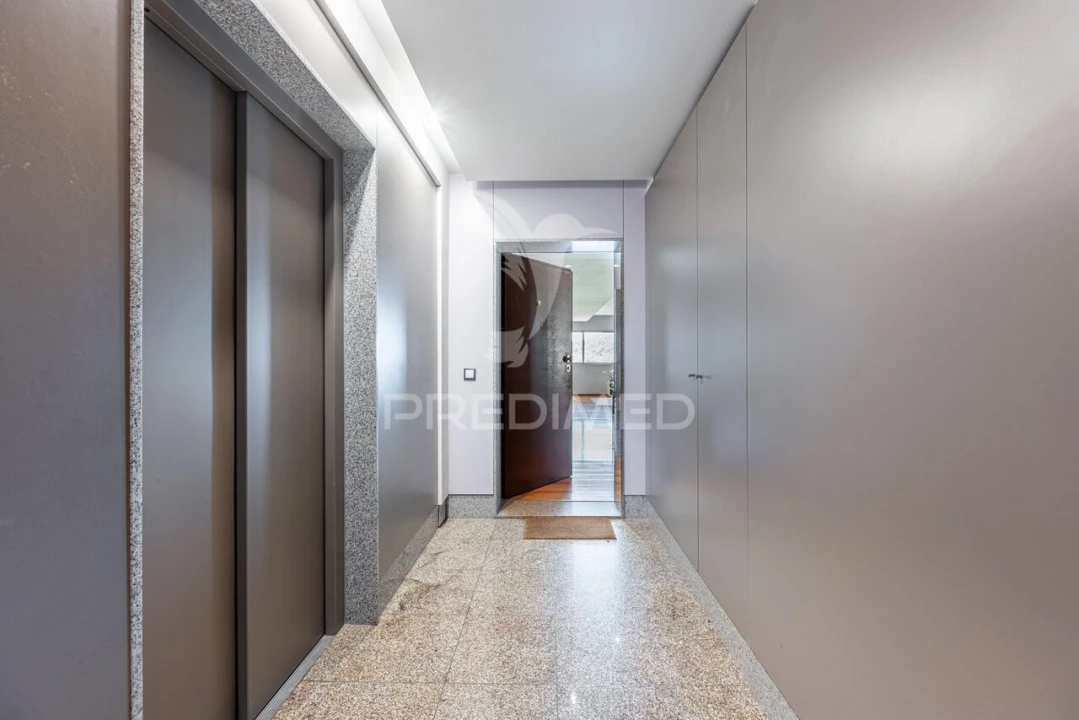 Apartamento T3 para Venda em Urgezes Foto 28