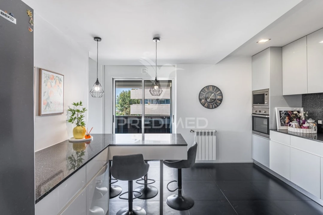 Apartamento T3 para Venda em Urgezes Foto 6