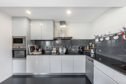Apartamento T3 para Venda em Urgezes