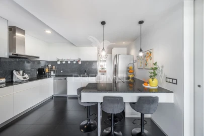 Apartamento T3 para Venda em Urgezes