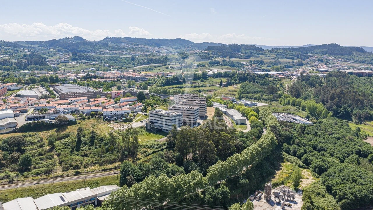 Apartamento T3 para Venda em Urgezes Foto 32
