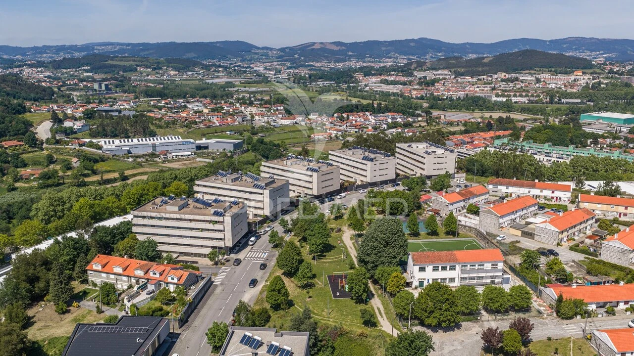 Apartamento T3 para Venda em Urgezes Foto 33