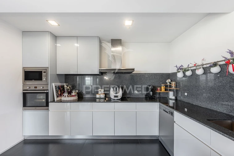 Apartamento T3 para Venda em Urgezes Foto 5
