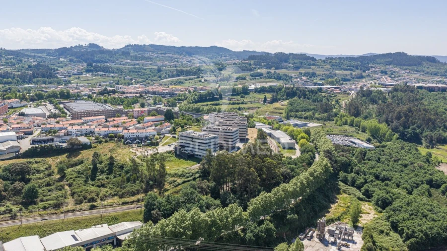 Apartamento T3 para Venda em Urgezes Foto 32