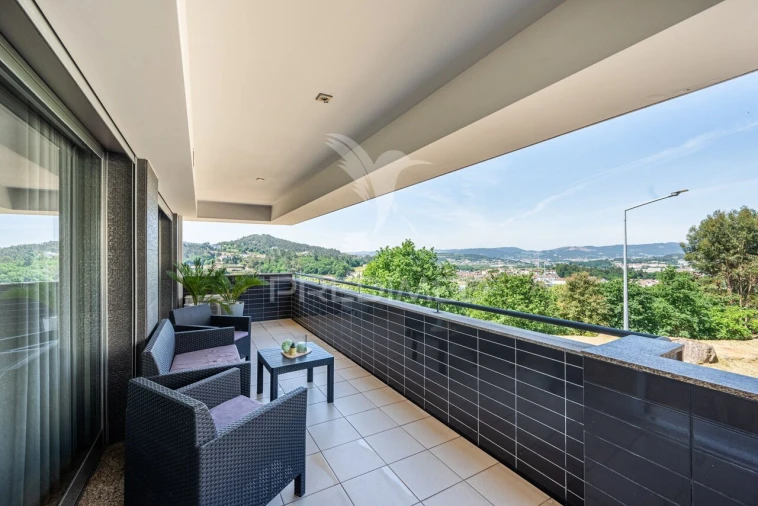 Apartamento T3 para Venda em Urgezes Foto 11