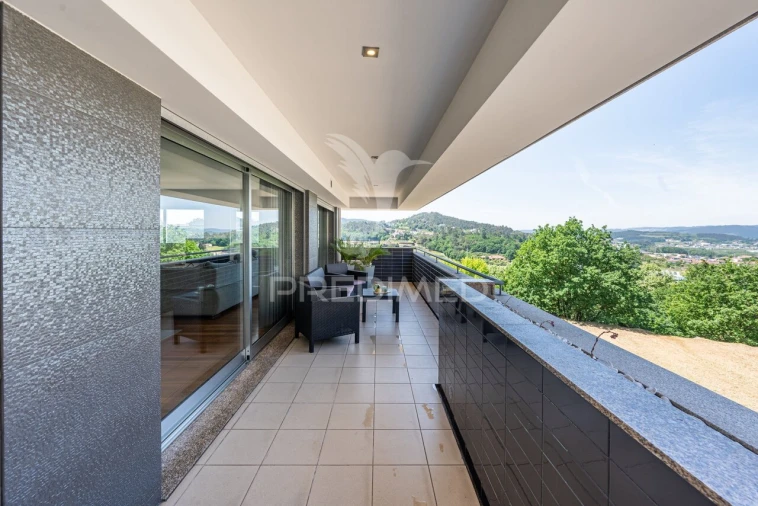 Apartamento T3 para Venda em Urgezes Foto 10