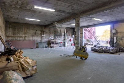 Armazém para Venda em Reguengo do Fetal