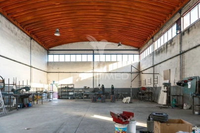 Armazém para Venda em Reguengo do Fetal