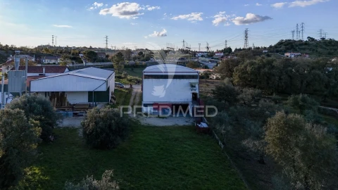 Armazém para Venda em Reguengo do Fetal