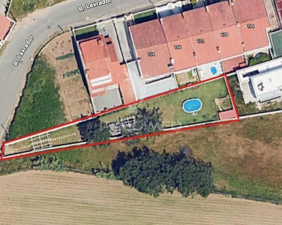 Terreno para Venda em Arcozelo Foto 1