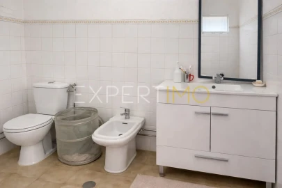 Quinta T4 para Venda em Santa Catarina da Fonte do Bispo