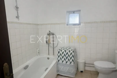 Quinta T4 para Venda em Santa Catarina da Fonte do Bispo