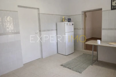 Quinta T4 para Venda em Santa Catarina da Fonte do Bispo