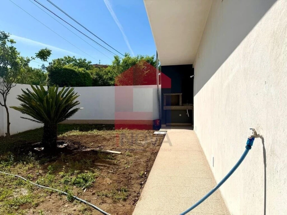 Moradia T4 para Venda em Palmeira Foto 9